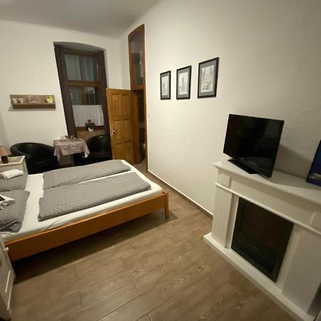 Anna Apartman Pápa エクステリア 写真